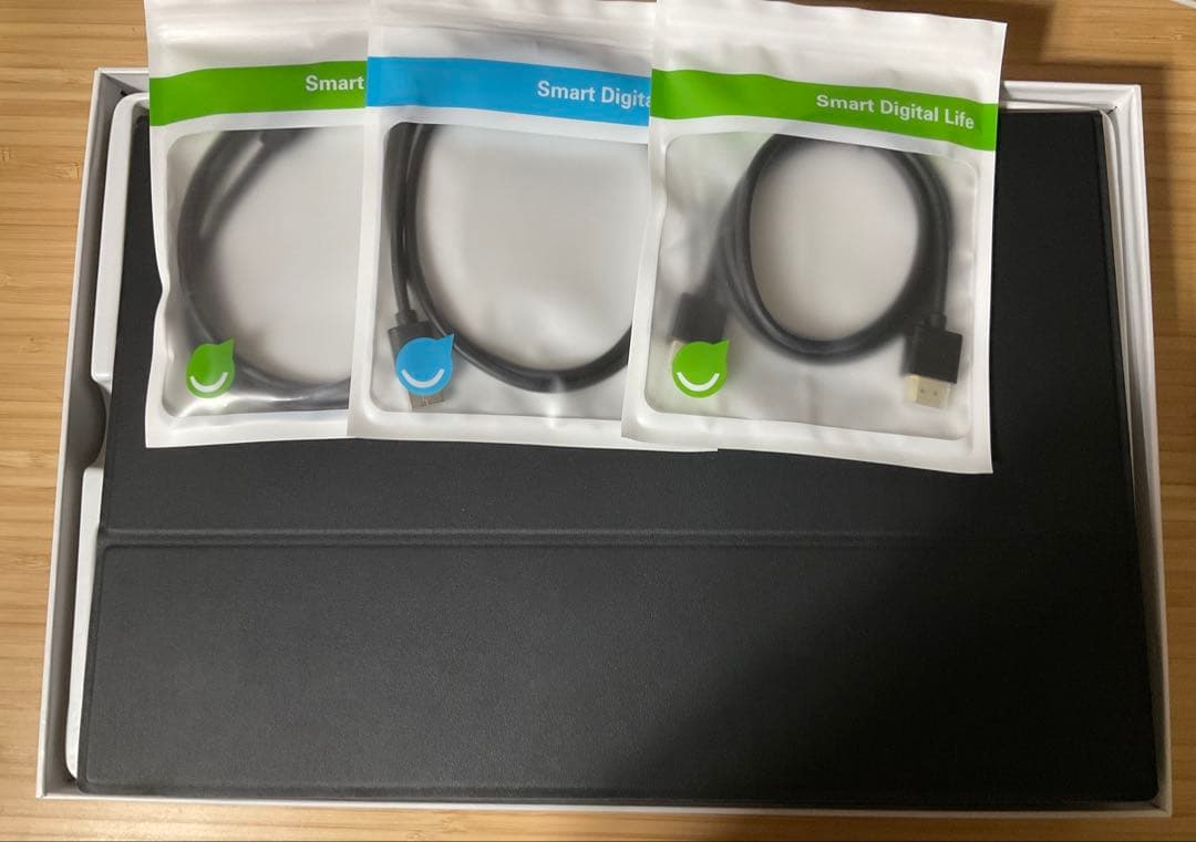 EVICIV EVC-1601 (16インチモバイルモニター)