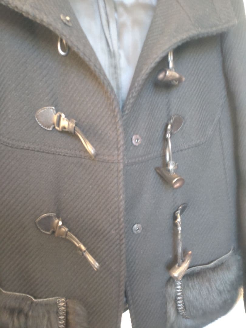 PRADA プラダ レディース ショートダッフルコート（中古）ファー付き