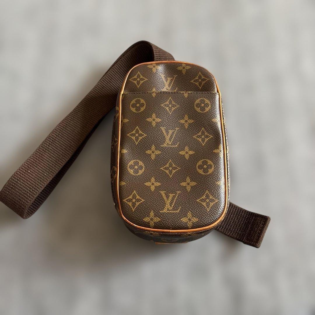 ルイヴィトン ポシェットガンジュ ボディバッグ ショルダーバッグ モノグラム ルイ・ヴィトン LOUIS VUITTON ポシェットガンジュ ブラウン ゴールド