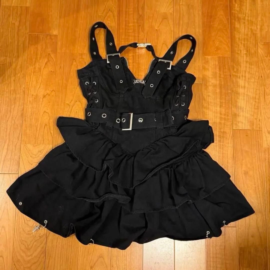 LAZYSLAY デニムチャームワンピ BLACK - メルカリ