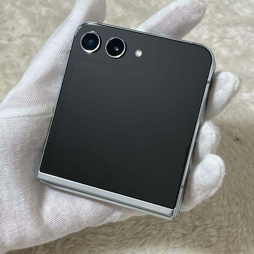 ★Galaxy Z Flip5 256GB ミント i49