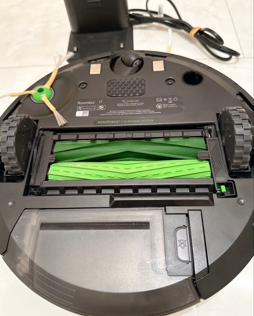 ルンバ i7 ロボット掃除機 アイロボット (i715060)