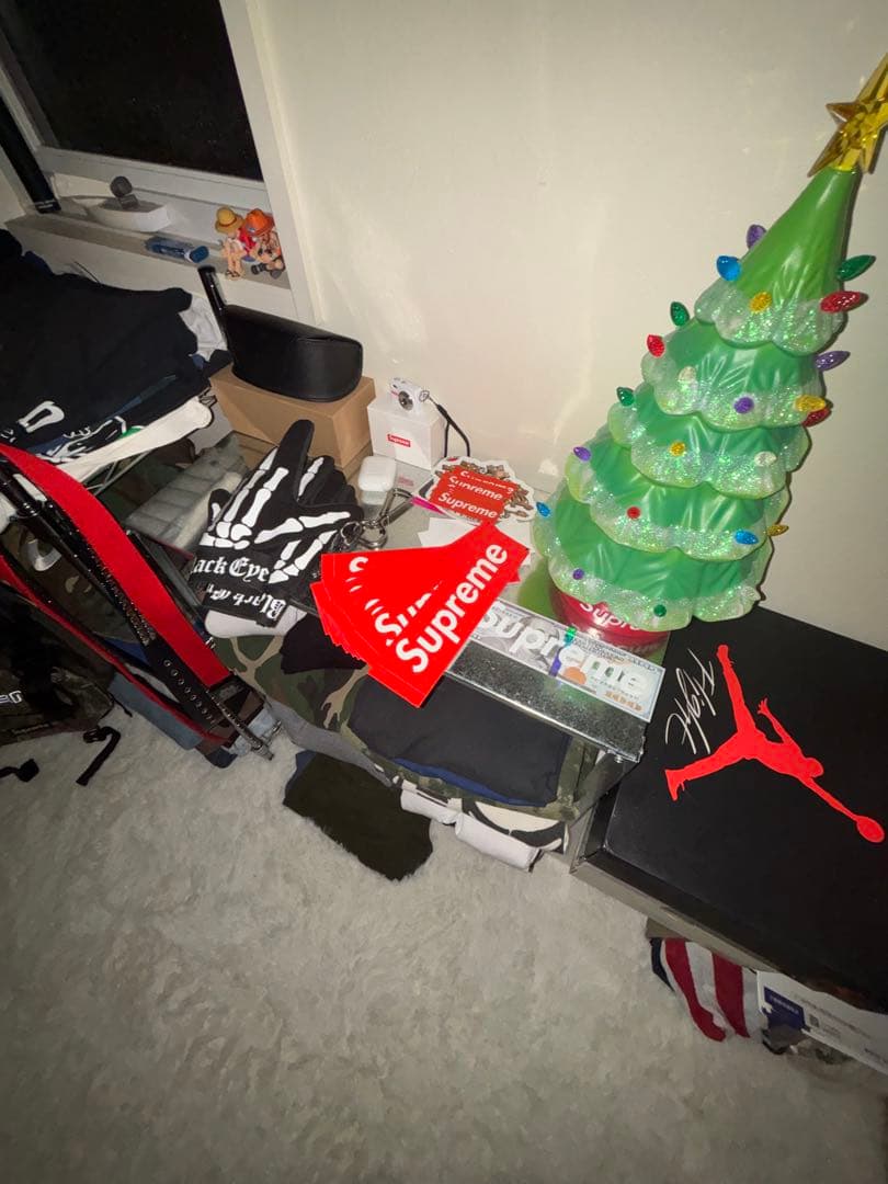 Supreme 15 Holiday Tree 