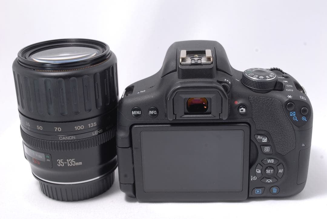 超美品●Canon EOS Kiss X8i●高倍率レンズで運動会や旅行に最適！