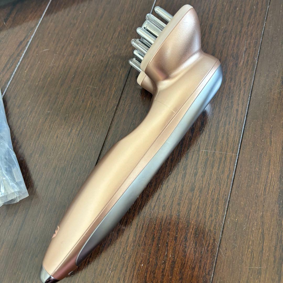 【週末限定値下げ】美品　ディレイアゼル　家庭用美顔器　コードレス　EMS