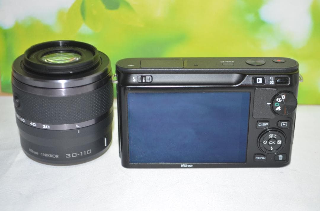 訳あり⭐️コンパクトミラーレスカメラ⭐️大人気ブラック⭐️ ニコン　J1