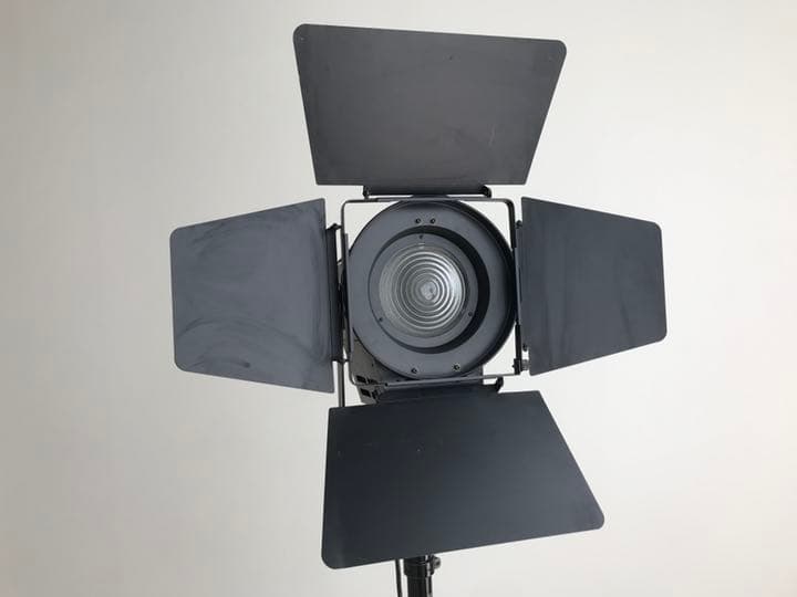 COMET  FLS-500H フレネルレンズスポットライト ライトカッター付き ライトカッターC – COMET オンラインショップ