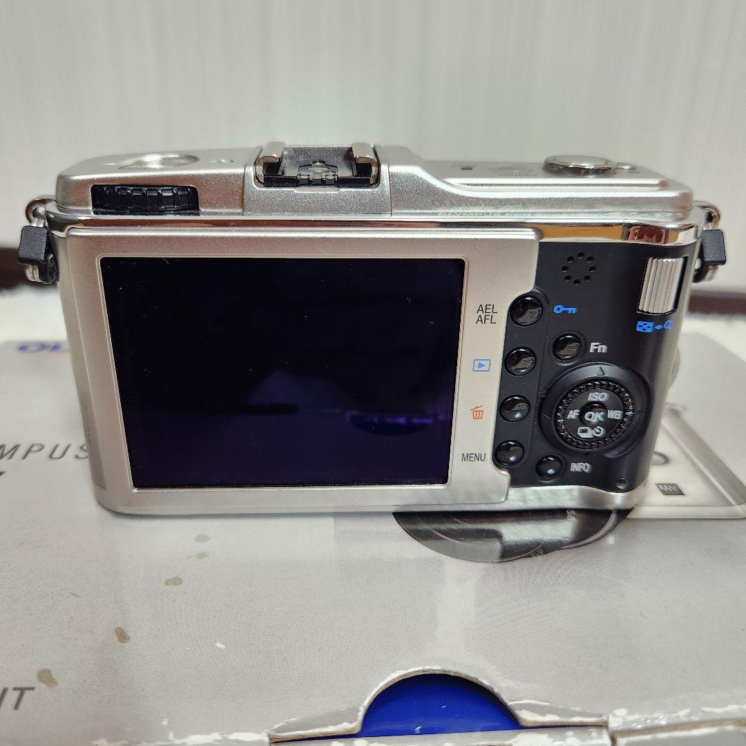 【写ルンです感覚のコンデジ】OLYMPUS PEN E-P1 24mm