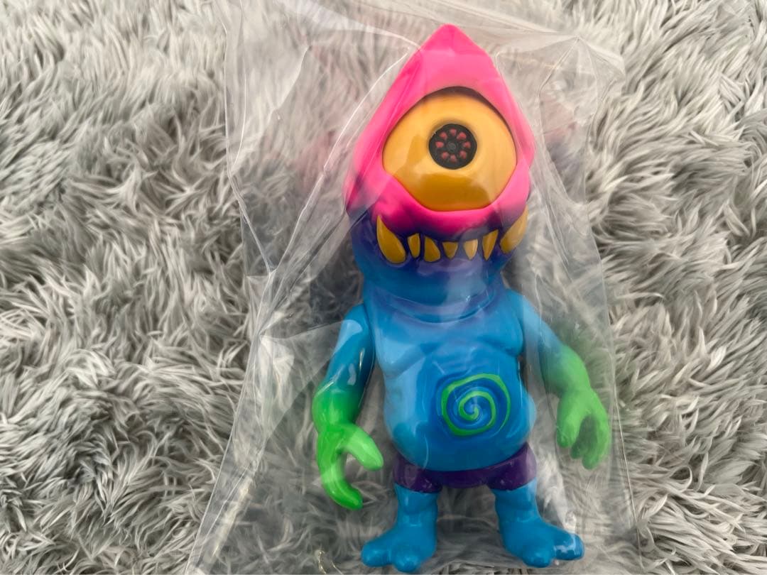 MomocoStudio 墓場の画廊　地獄鮫　ソフビ 11月27日(水)18時より抽選開始】【Momoco Studio】地獄鮫が登場