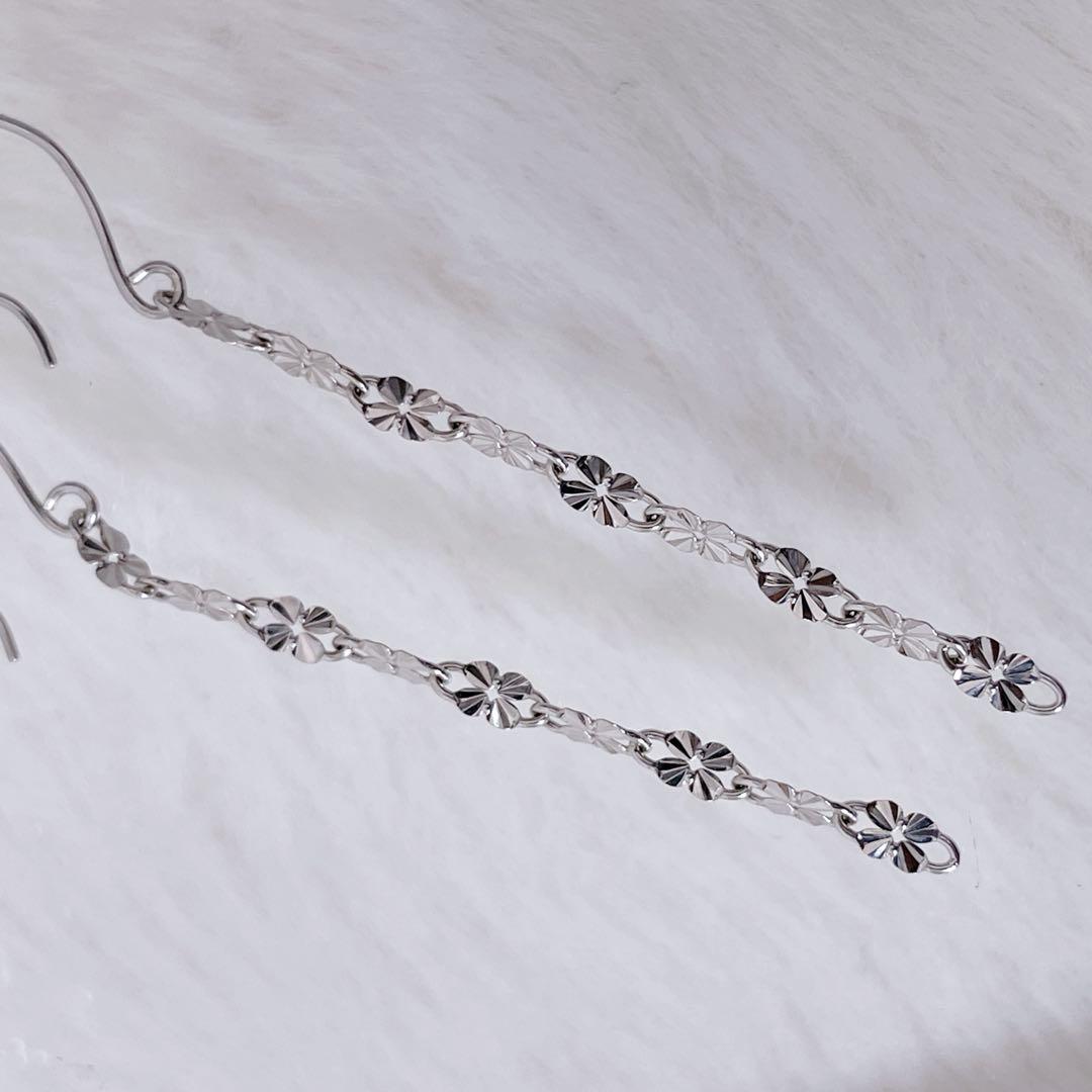 可愛い】K18WG ロングピアス チェーン フラワーモチーフ ホワイトゴールド