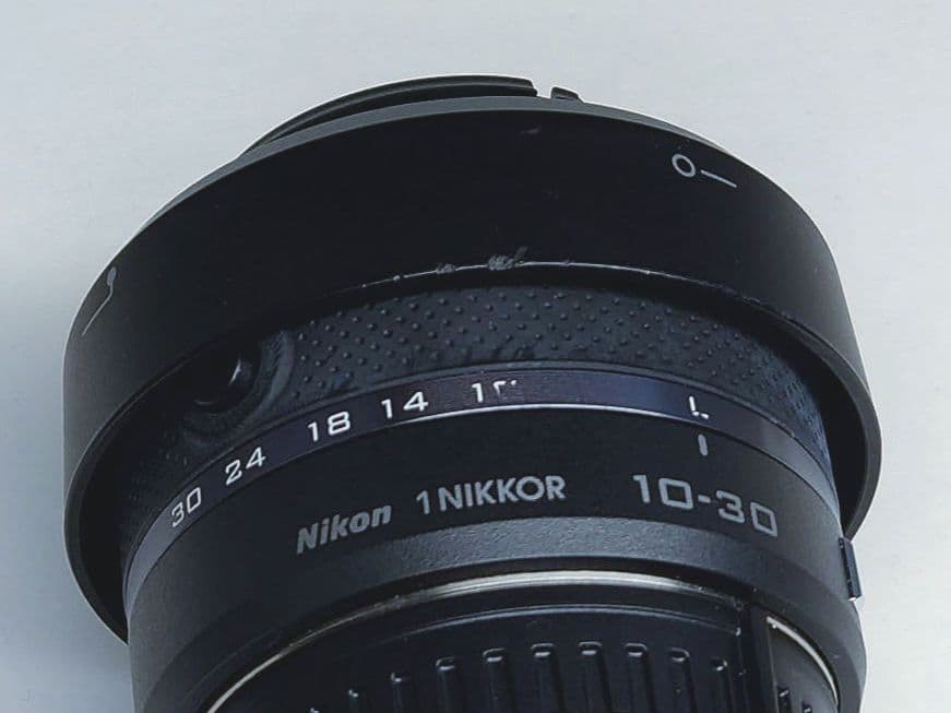 Nikon 1 J5 ミラーレスカメラ ズームレンズキット