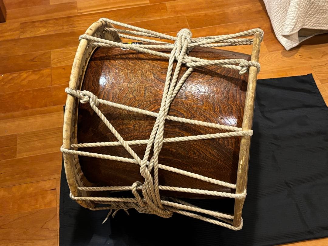 価格80程○浅野太鼓 くり抜き胴 和太鼓1尺6寸 打面