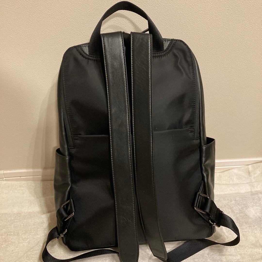 美品 イアパピヨネ 2023年福袋 レザーリュック 本革 バッグパック 黒