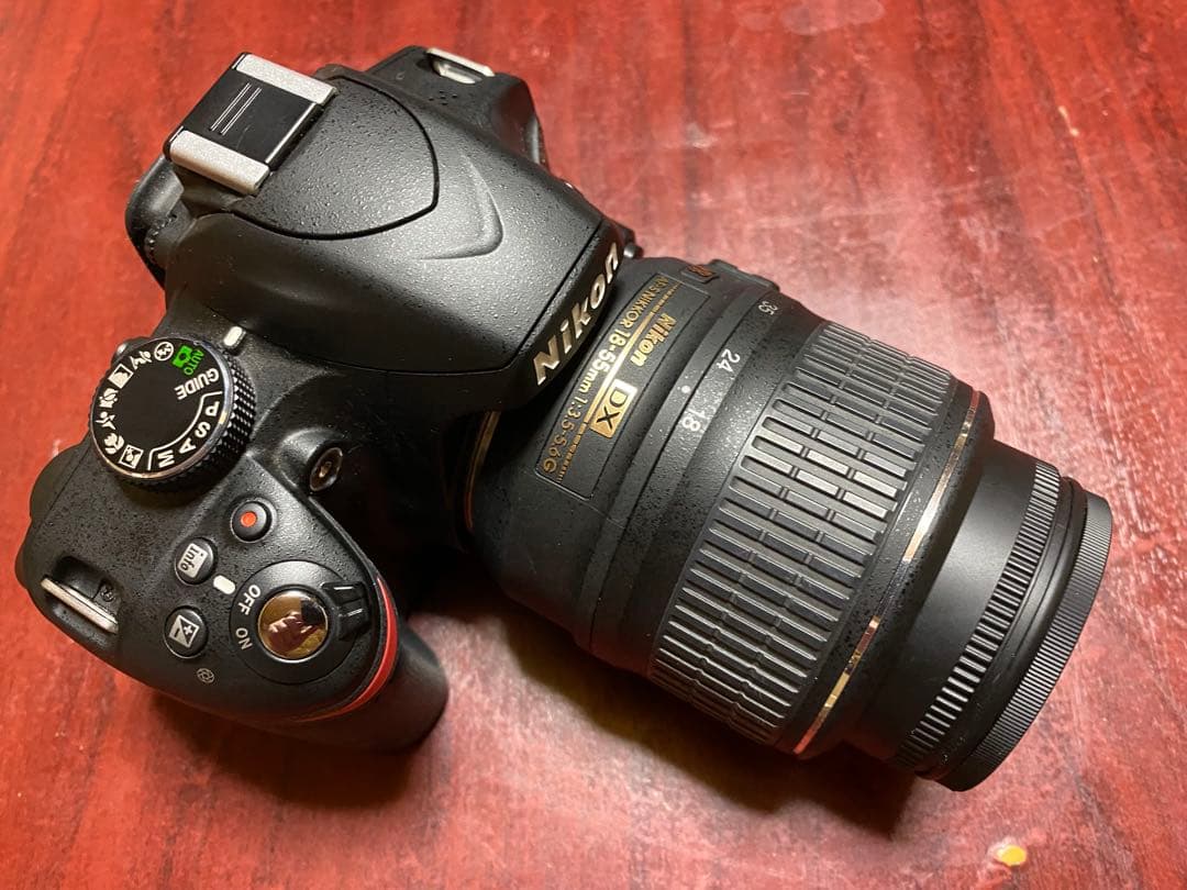 ショット数647★Nikon D3200＋ 18-55レンズキットSDカード付き