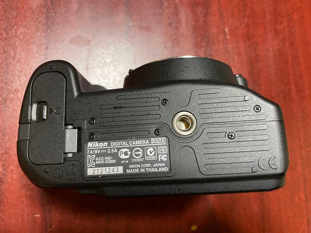 ショット数647★Nikon D3200＋ 18-55レンズキットSDカード付き