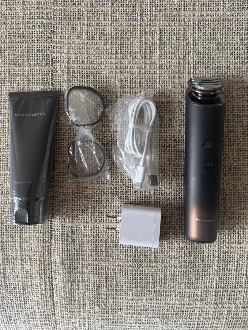 Panasonic RF+EMS LIFT 美顔器 プロがパナソニック「バイタリフト RF」を実機検証！口コミの実態を