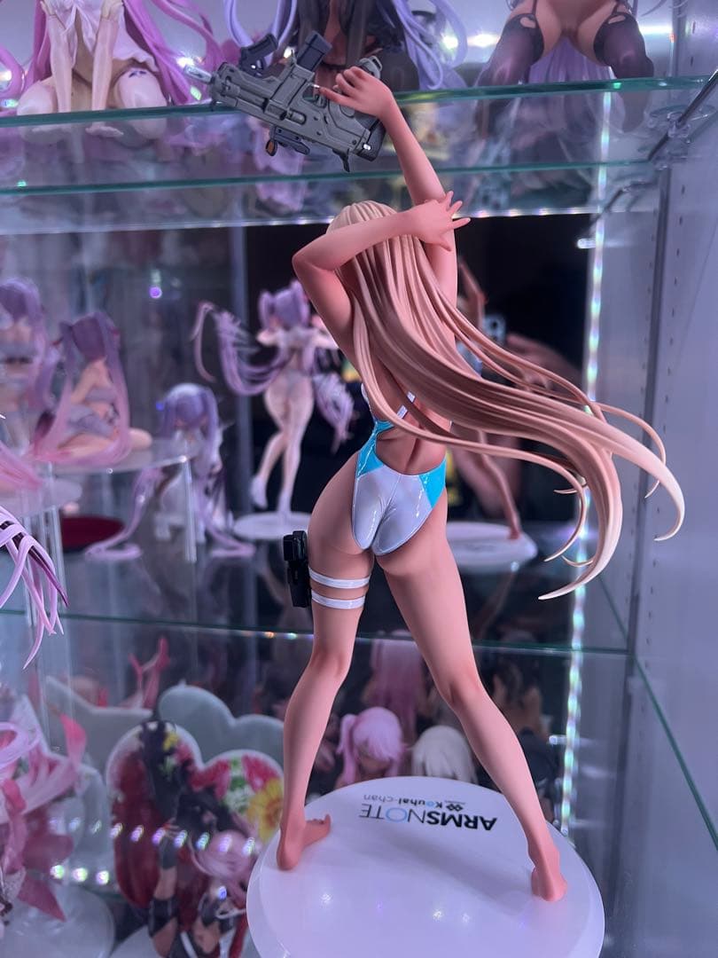 水泳部のコウハイちゃん 青色ラインの水着Ver. 1/7