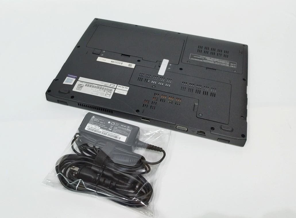 Windowsノート本体 13.3 FHD I5 8GB 256GB EPSON NA513E Win11