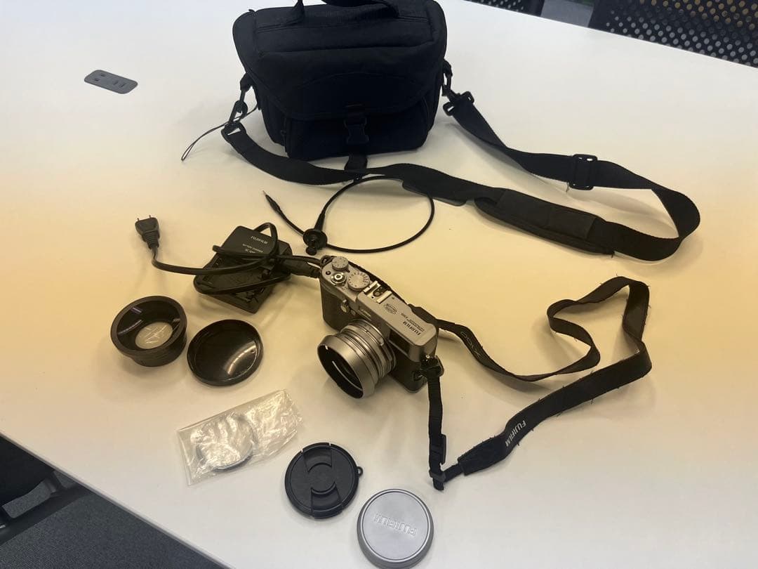 Fujifilm X100 レンジファインダーデジタルカメラシャッター数428