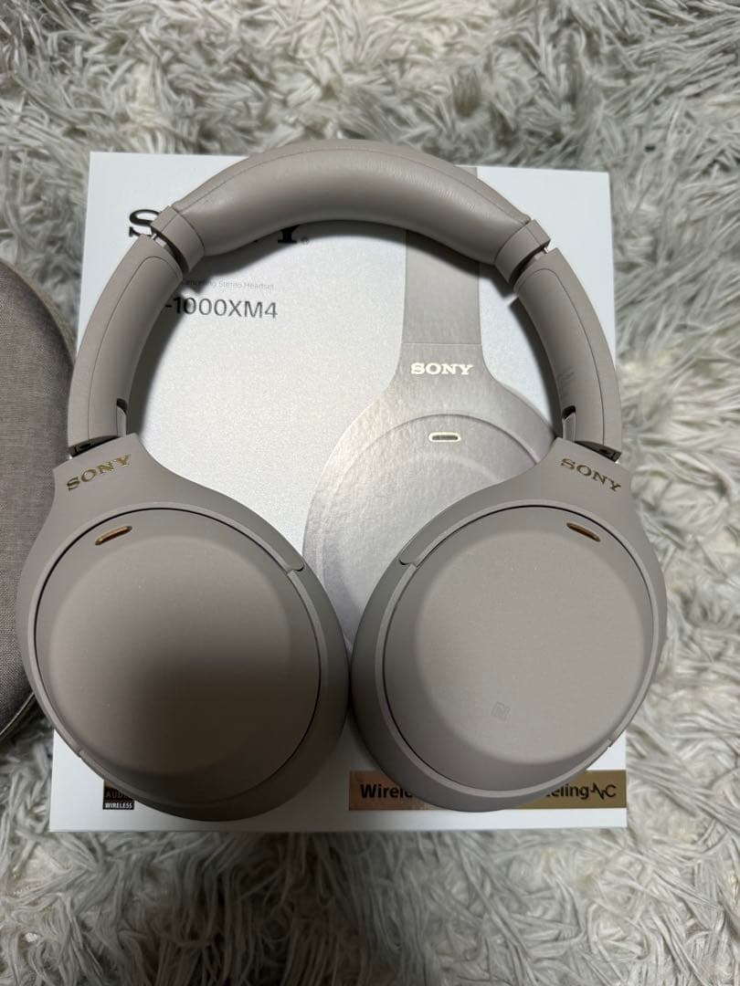 SONY WH-1000XM4 ワイヤレスヘッドフォン　プラチナシルバー