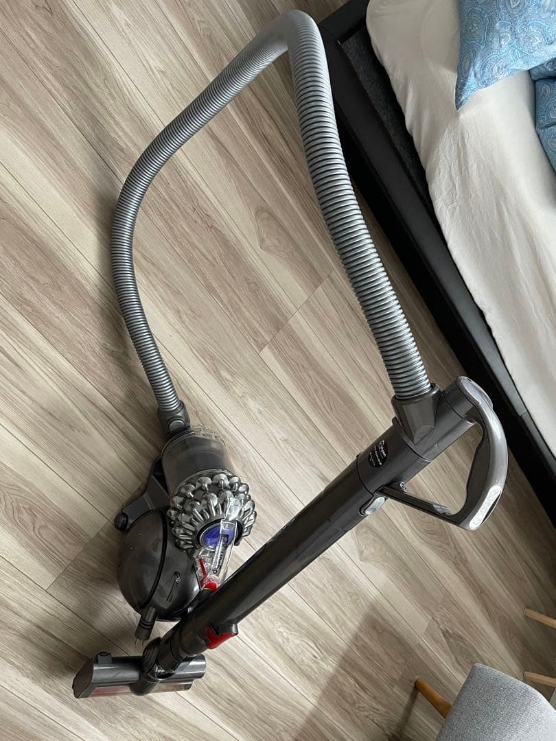 Dyson 掃除機　DC63