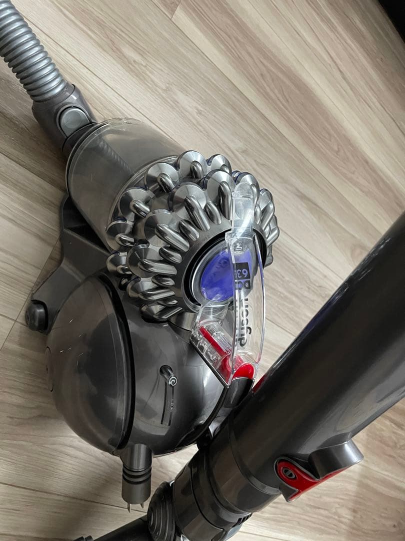 Dyson 掃除機　DC63