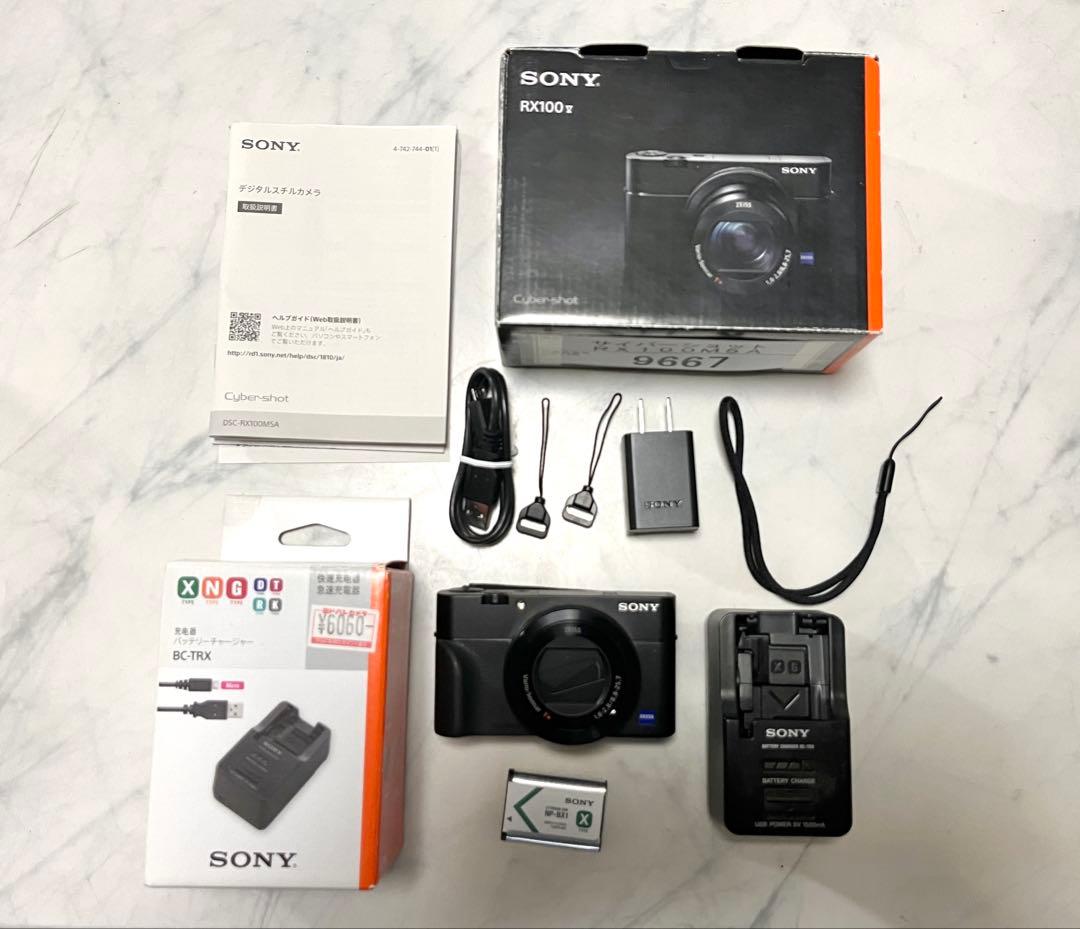 さく RX100M5A ソニー純正バッテリーチャージャーとガイド本付