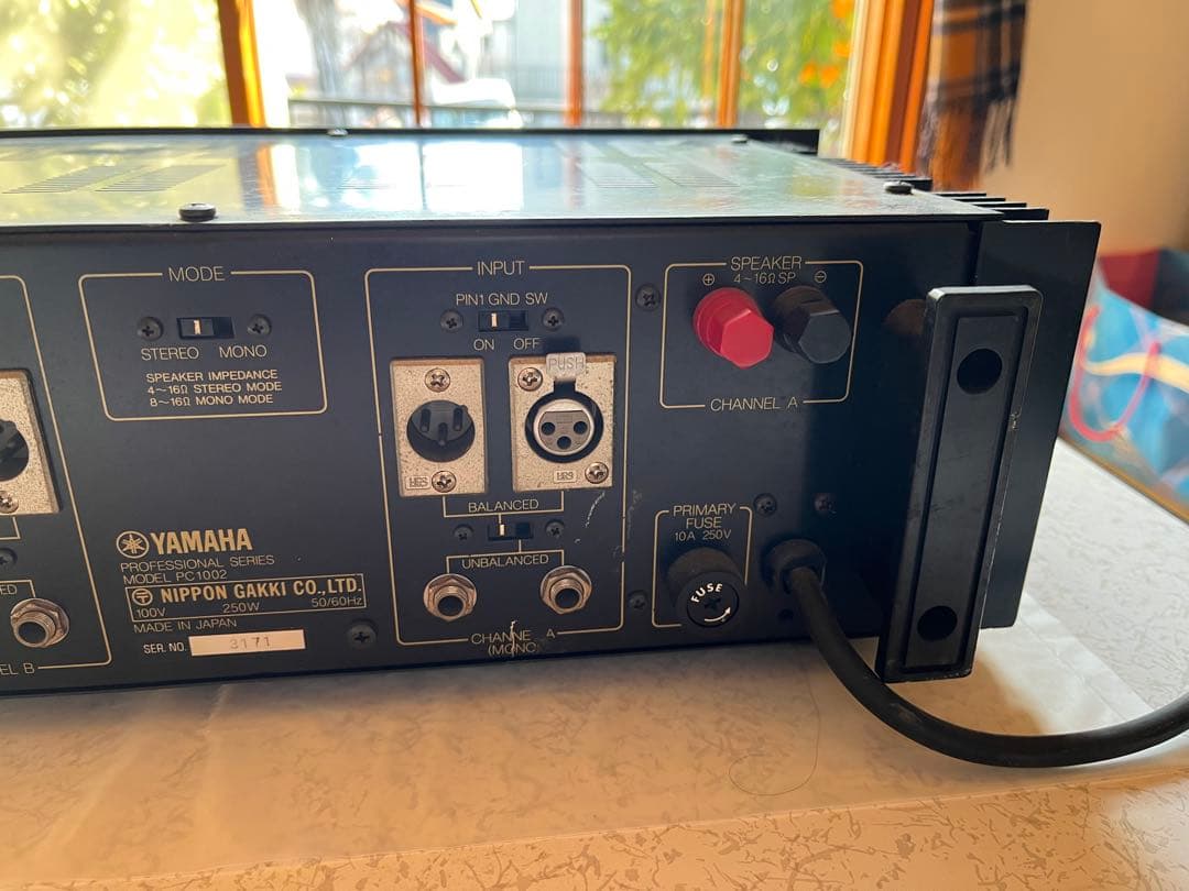 YAMAHA PC1002 パワーアンプ
