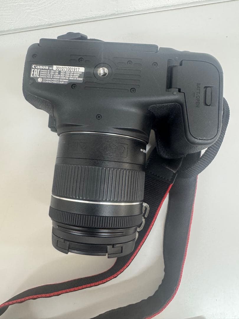 【美品】Canon デジタル一眼レフカメラ EOS Kiss X9i