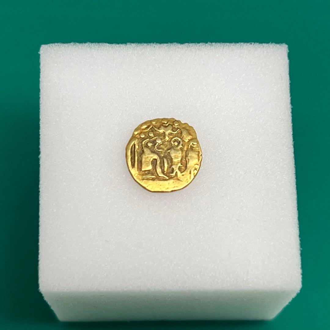ファナム金貨 チョーラ朝 ラージャラージャ1世 約0.54g No.2086 - メルカリ