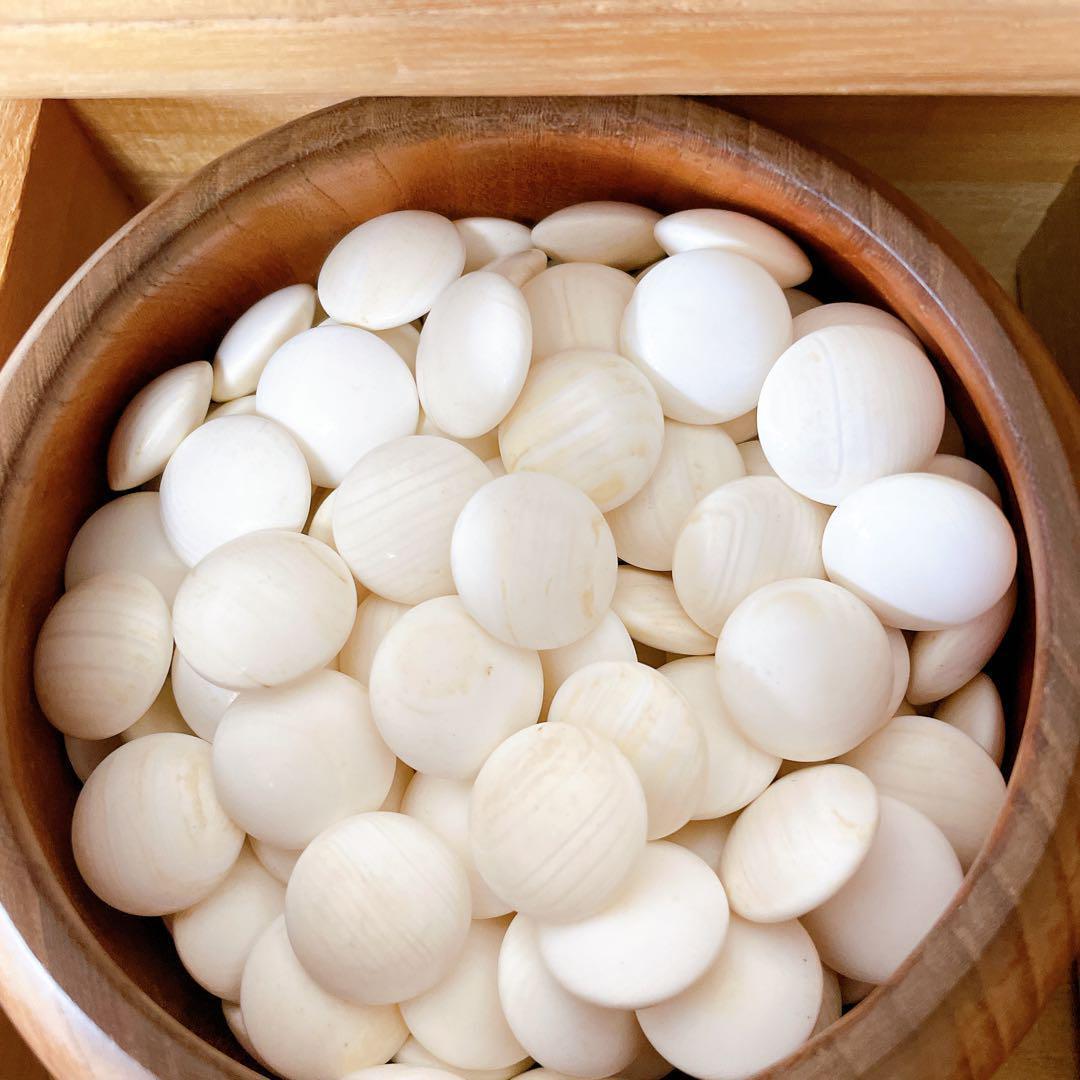 厚さ9.5mm】 本蛤碁石 (白180個/黒180個) 木箱入りの通販はau PAY