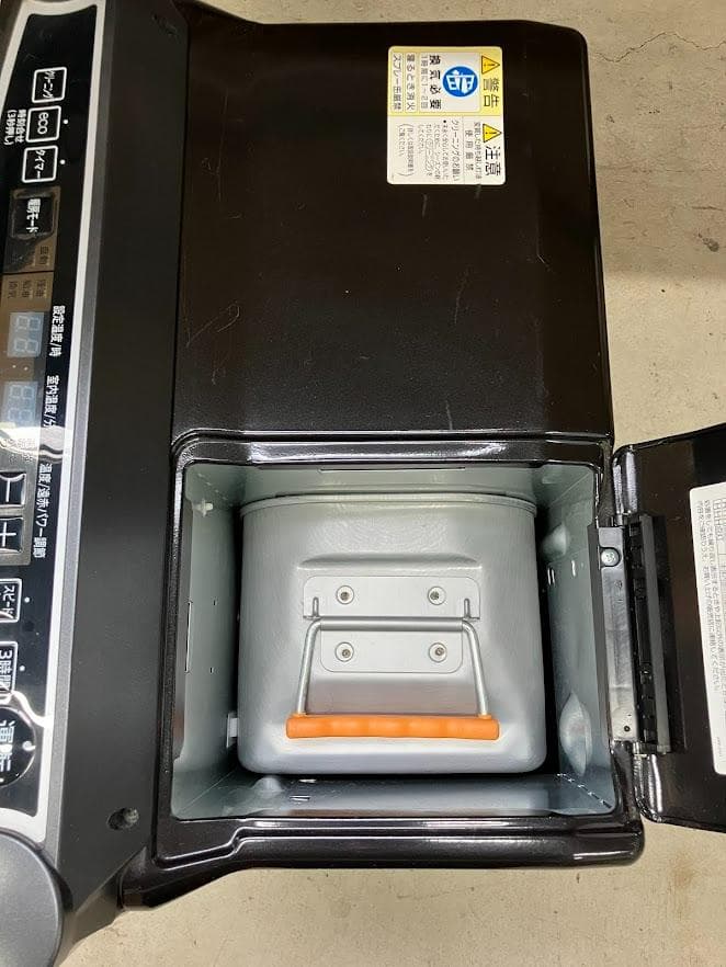 アラジン　石油ファンヒーター　AJ-F45A　２０１１年製　タンク容量７リットル