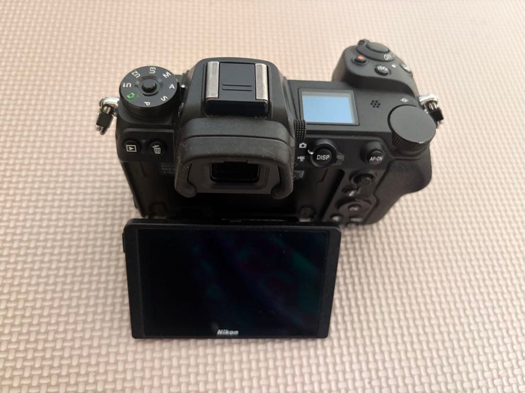 Nikon Z 6 ミラーレス一眼カメラ