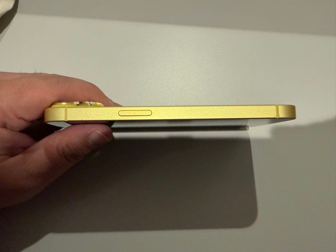 【美品】Apple iPhone 14 512GB 本体 イエロー