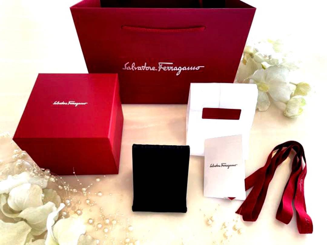 フェラガモ エンボス ガンチーニ スマートフォンスタンド スマホ アイホン