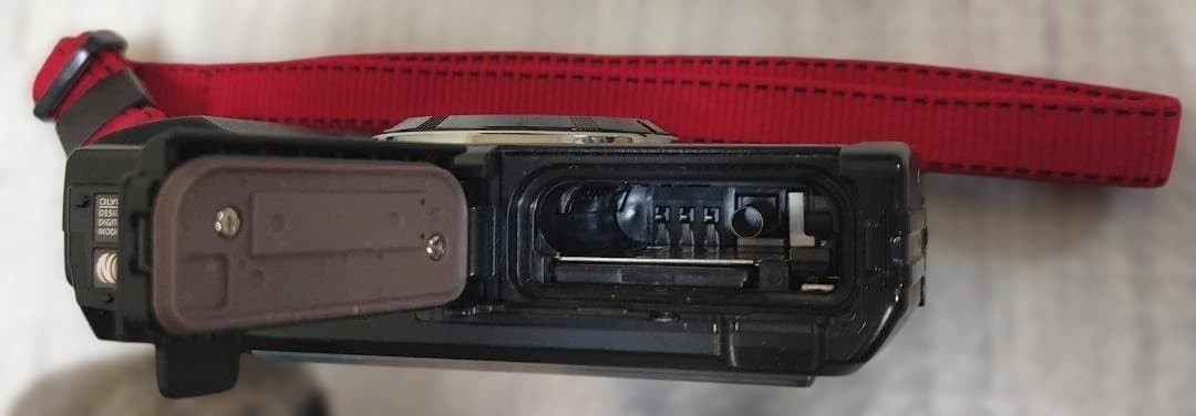 OLYMPUS STYLUS TG‑4 Tough（黒）（中古品）動作確認済み