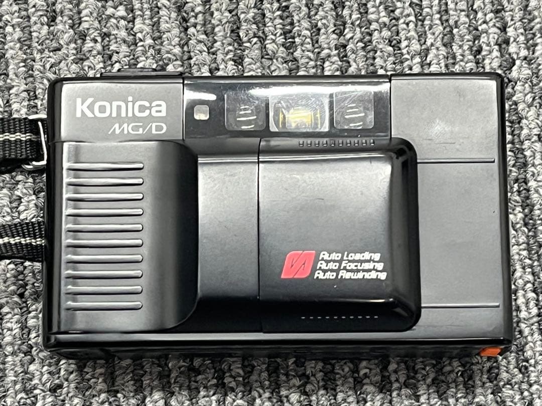 カメラ×4、ストロボライト