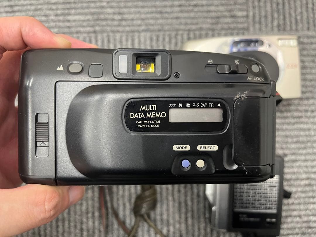 カメラ×4、ストロボライト