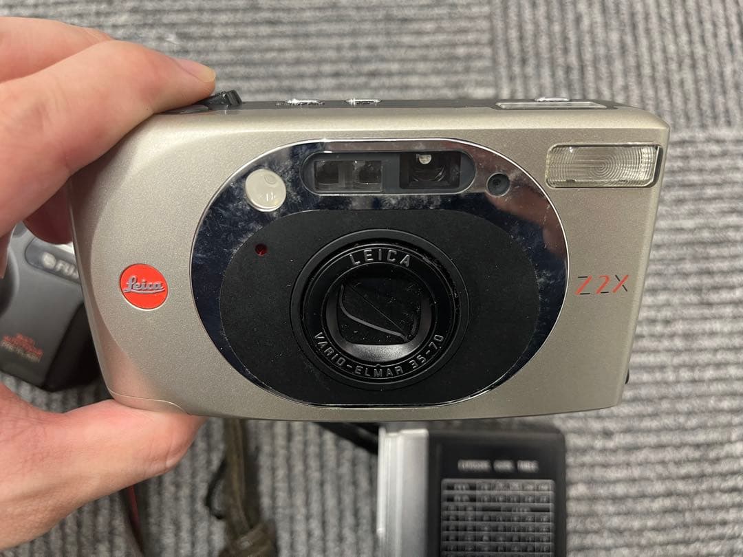 カメラ×4、ストロボライト