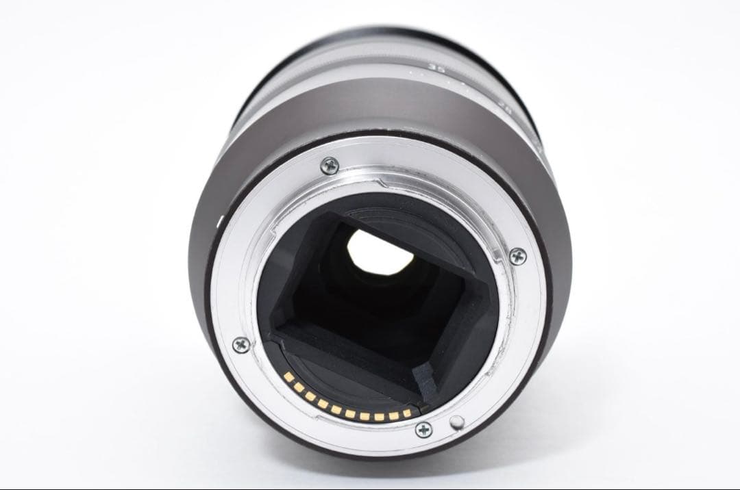 ZEISS 16-35mm F4 Eマウント