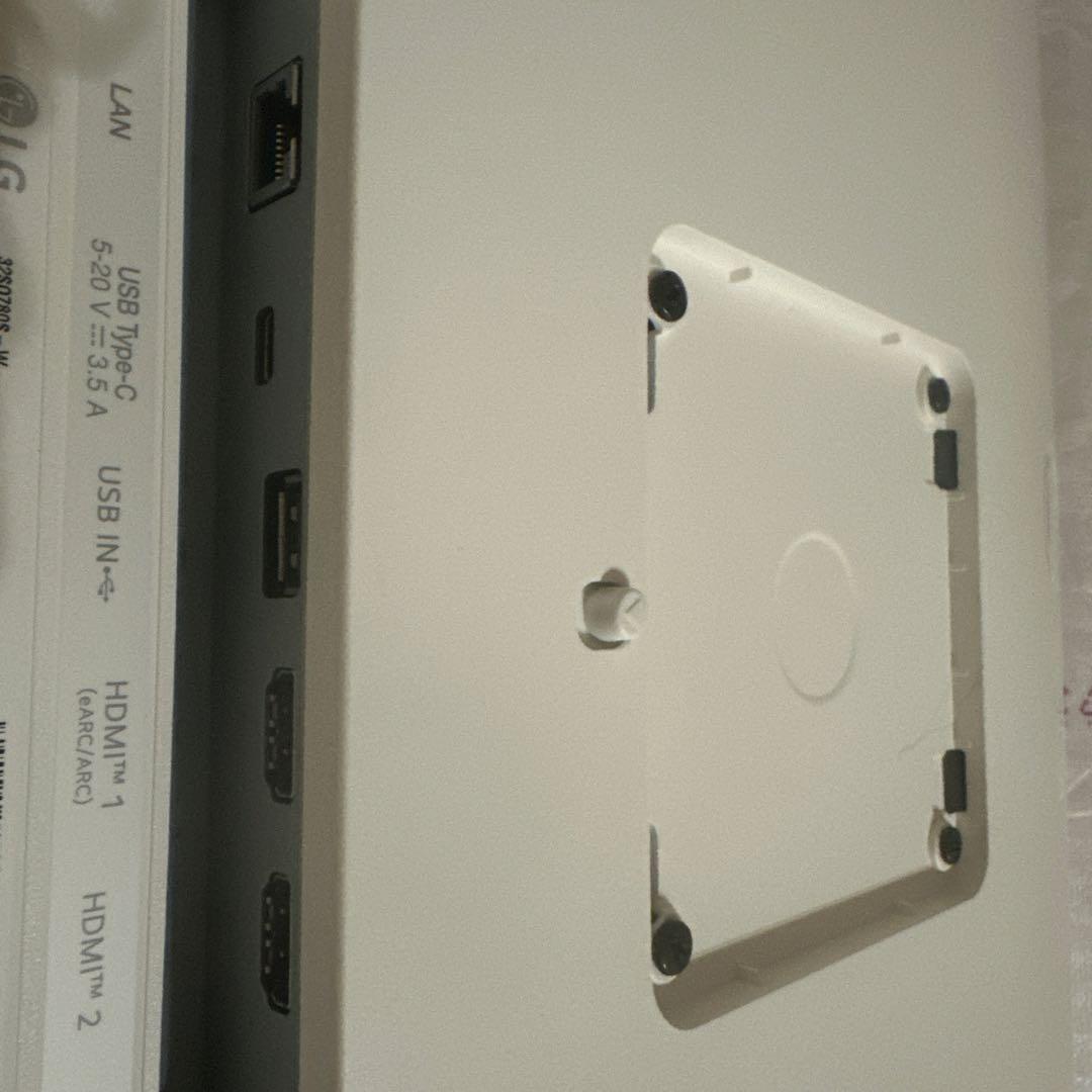 新品★32SQ780S-W LG スマートモニター　31.5インチ PCモニター