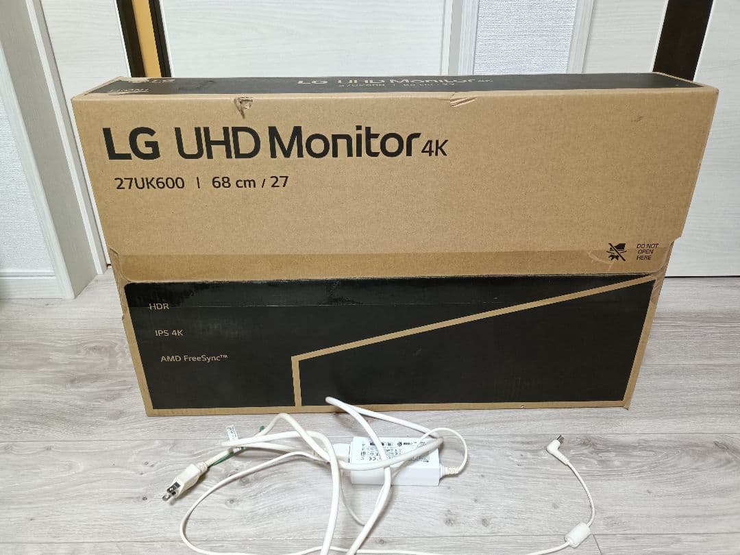 27インチ 4Kモニター LG 27UK600-W ディスプレイ 本体