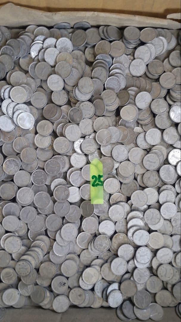 大切に保管していました』カラス一銭（八咫烏図柄）約250枚：アルミ貨