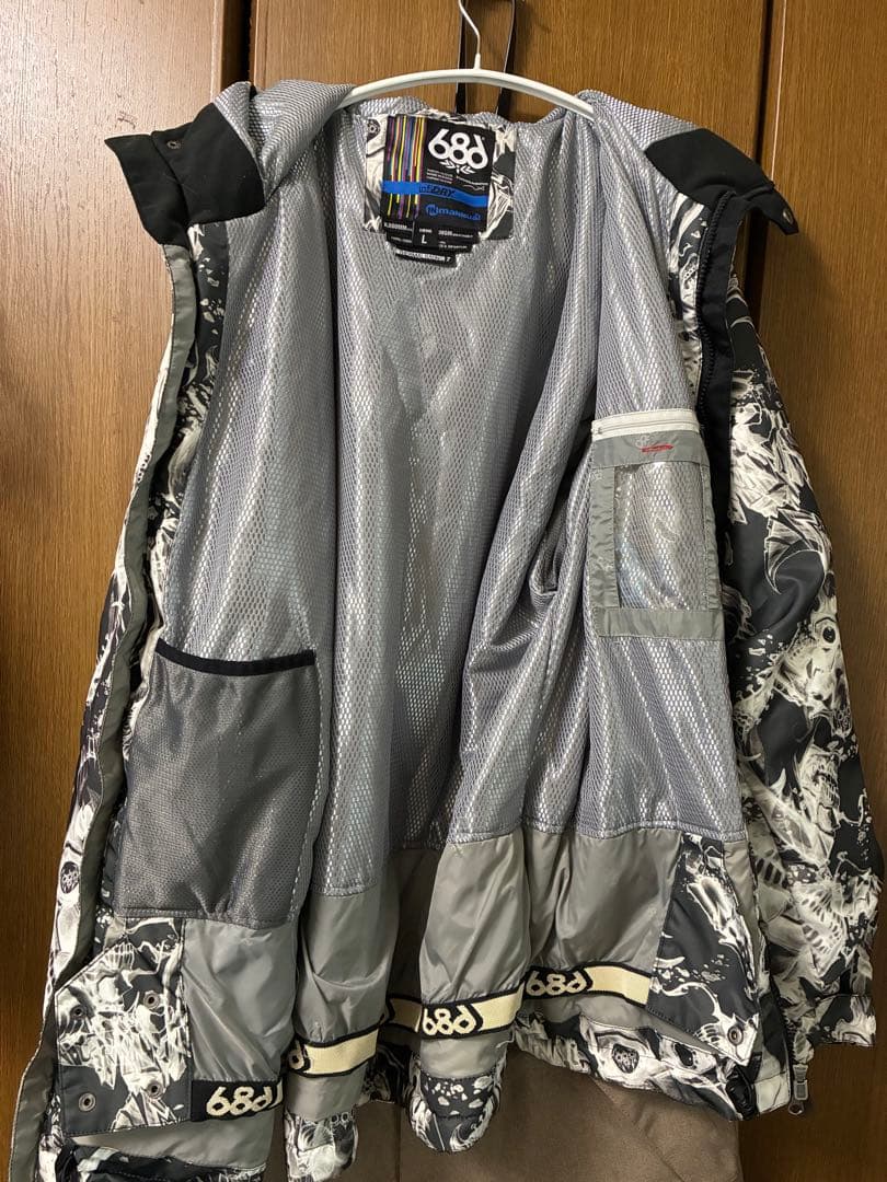 686 スノーボードウェア 上下セット スカル ドクロ 柄とグローブ付きの