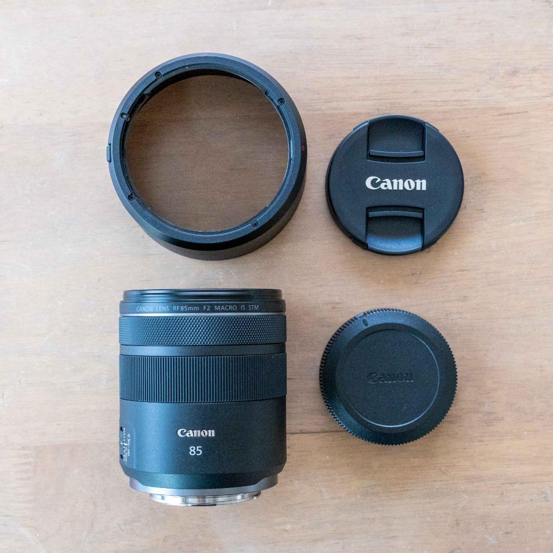 Canon RF 85mm F2 MACRO IS STM レンズ