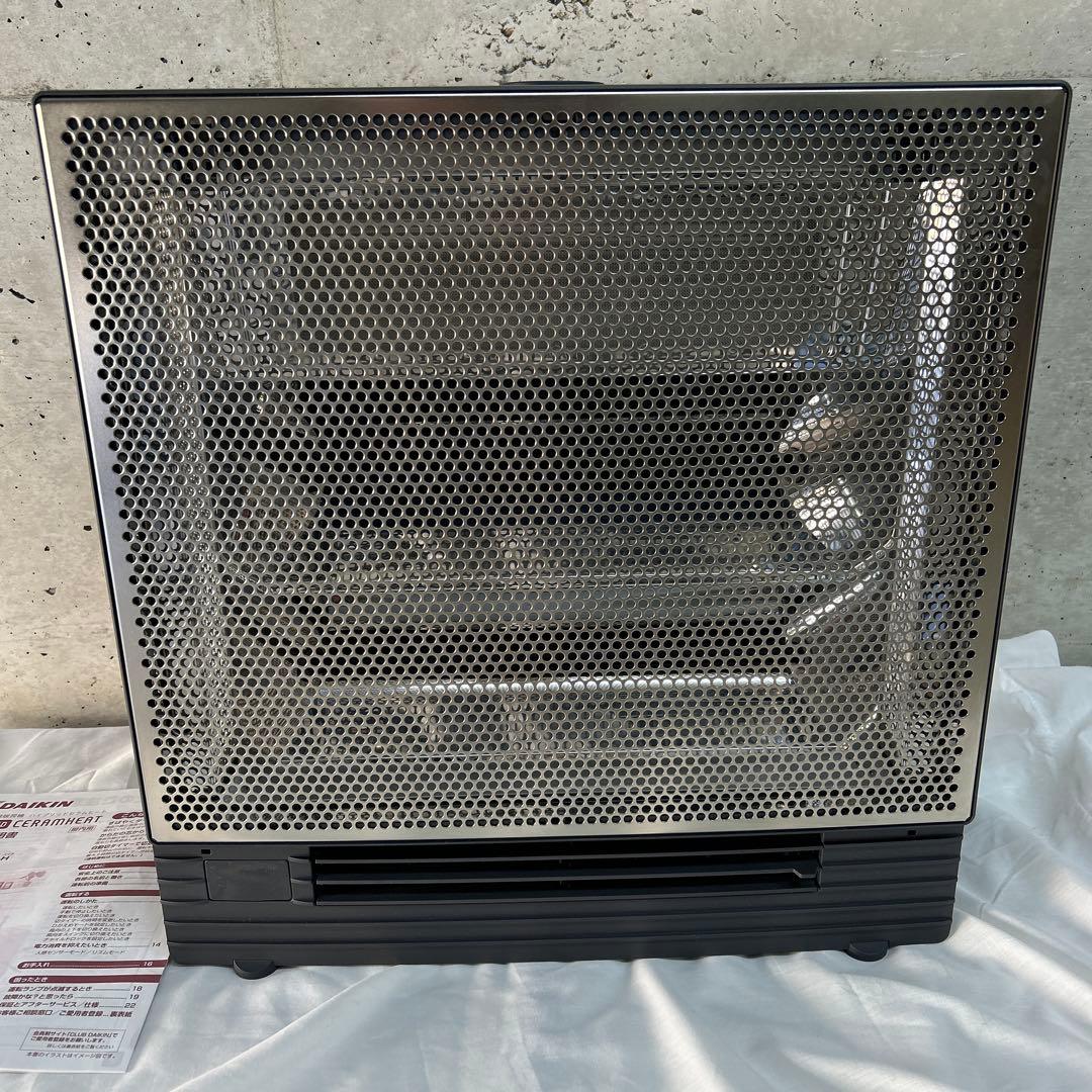 23年　ダイキン　ハイブリッドセラムヒート　WRH134AS-H 遠赤外線暖房機