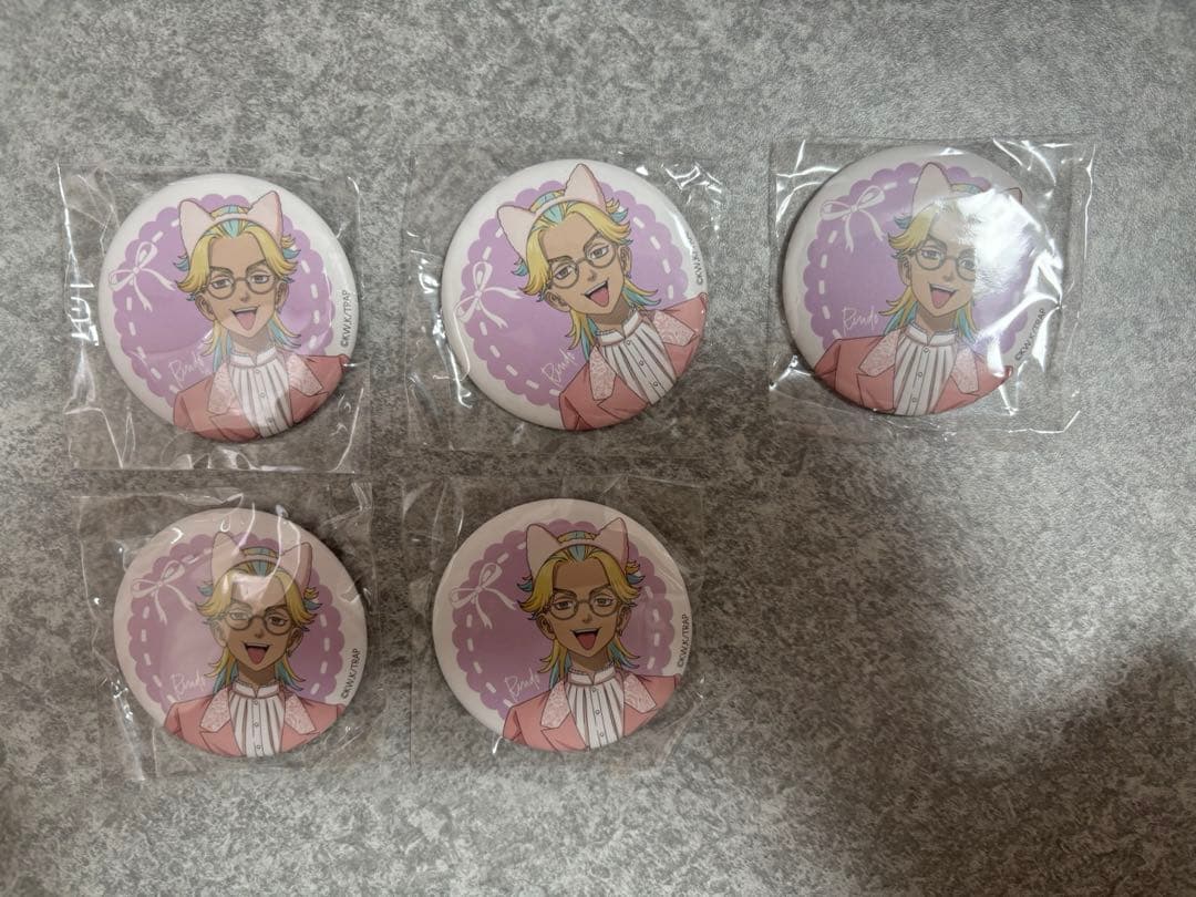 東京リベンジャーズ ナンジャタウン 灰谷竜胆 等身 缶バッジ - メルカリ