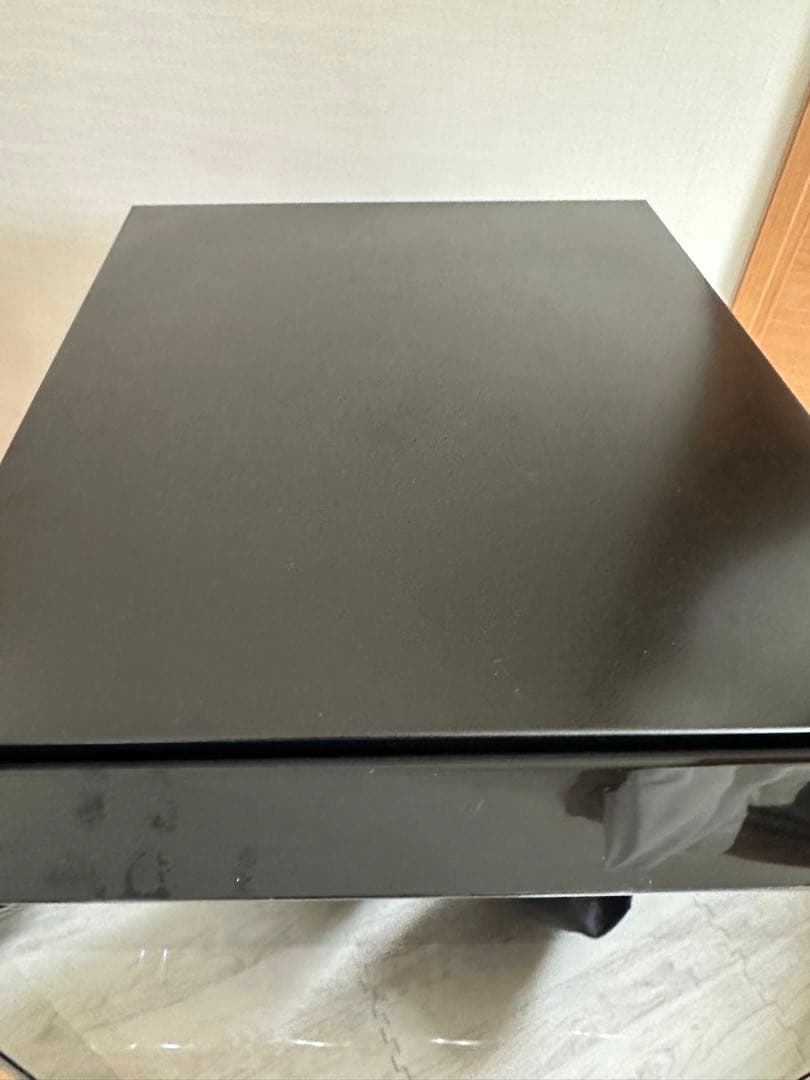 大容量ワインセーラー32本　2024年製　下ラック棚無し