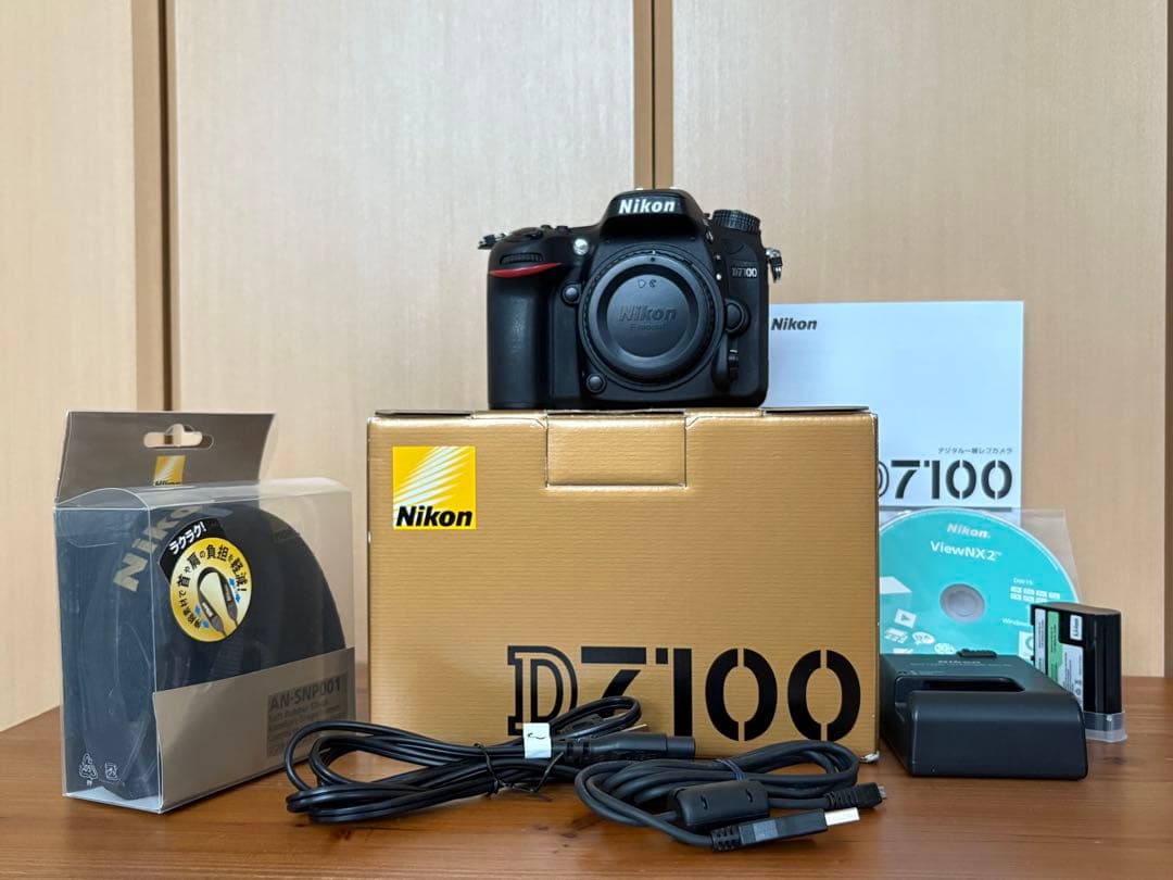 【美品】Nikon D7100 箱、ストラップ付 ニコン（Nikon） Nikon D7100 レンズセット 美品 SDカードストラップ