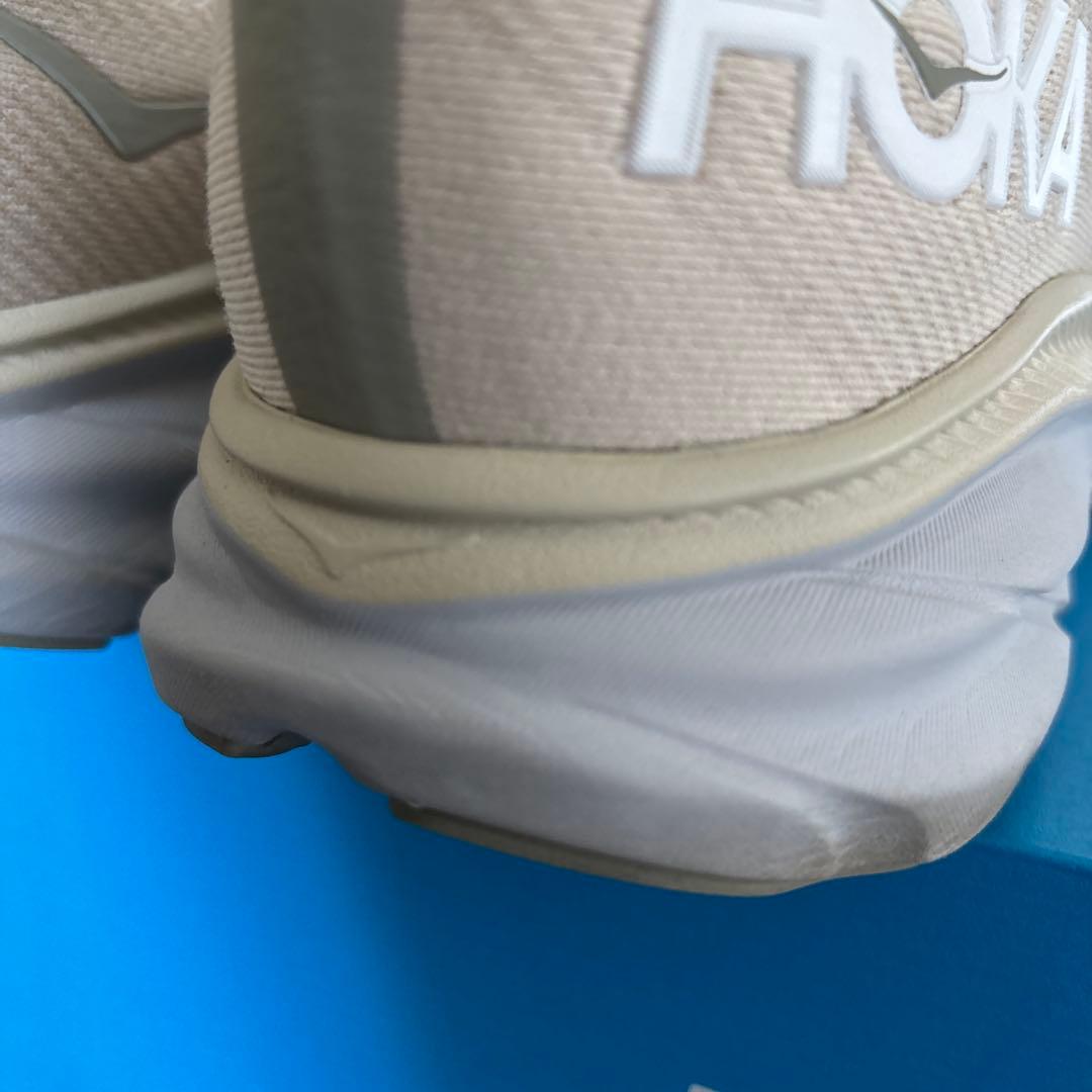 HOKA ホカCLIFTON 9 クリフトン　ベージュ　WIDE 27.5cm
